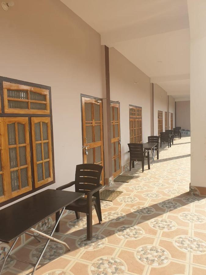 Hotel Jp International Naimisharanya Extérieur photo