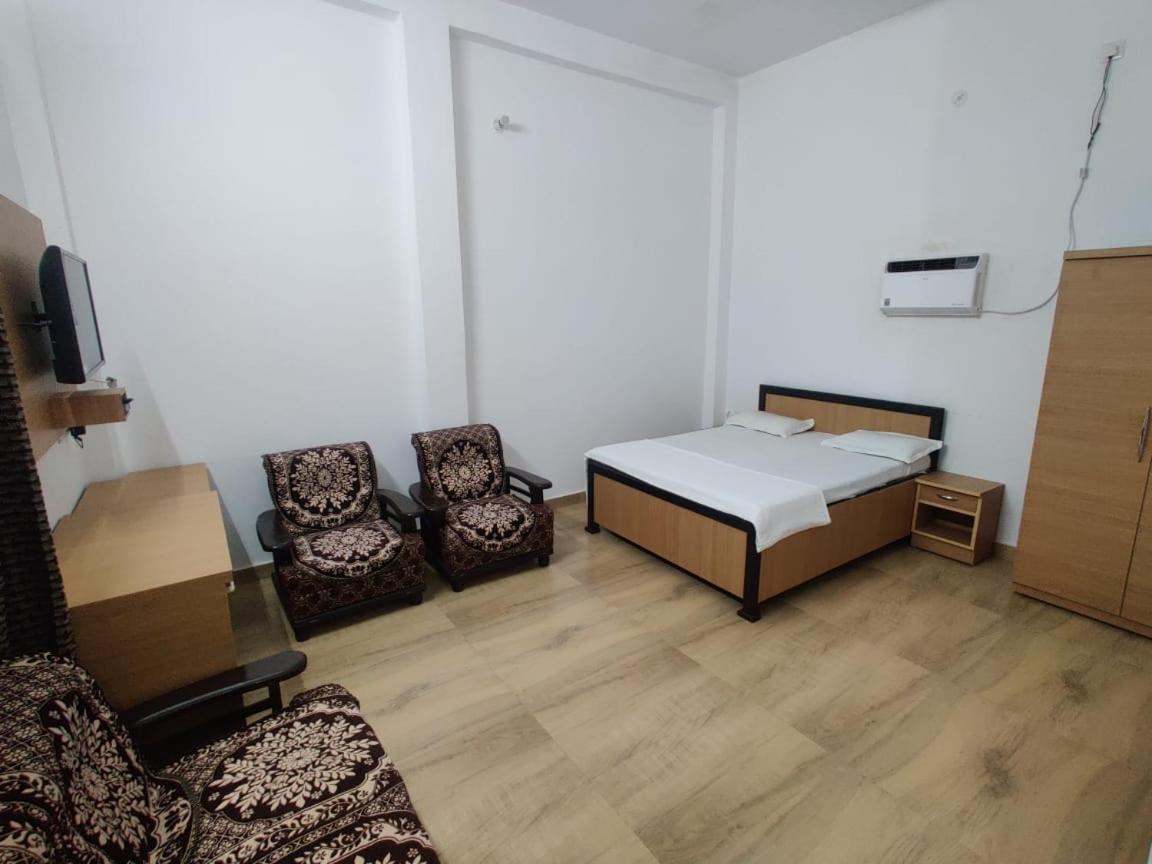 Hotel Jp International Naimisharanya Extérieur photo